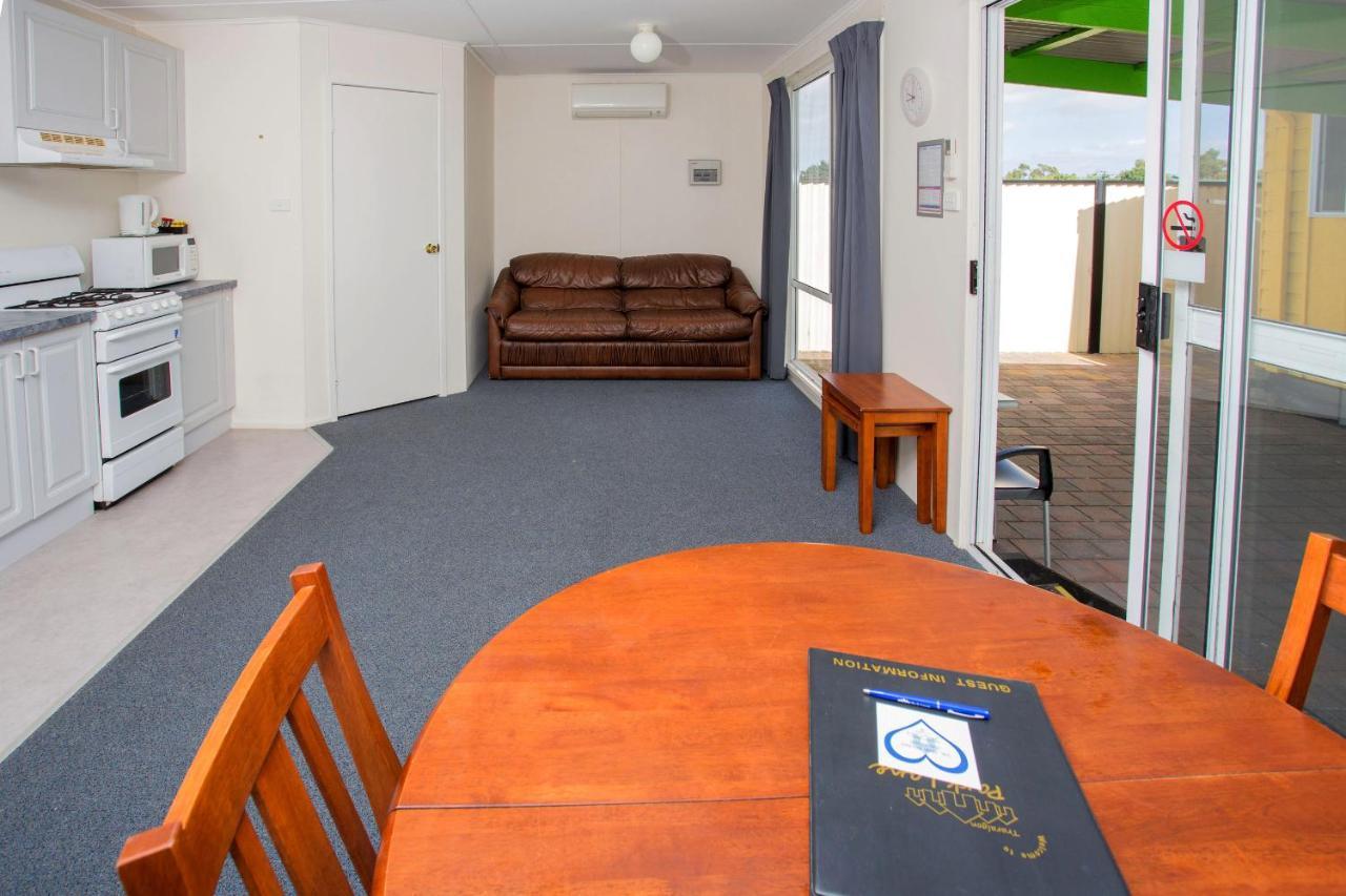 Big4 Traralgon Park Lane Holiday Park Екстер'єр фото